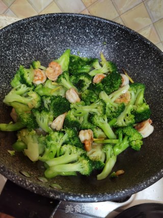 虾仁炒西兰花的做法步骤：12