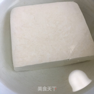 香菇烧豆腐的做法步骤：1