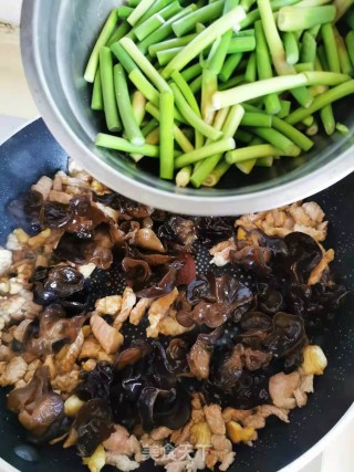 蒜苔炒肉丝的做法步骤：8