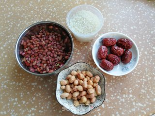 花生红豆红枣粥的做法步骤：1