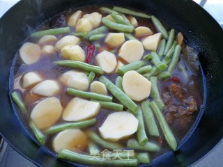 牛肉炖土豆豆角的做法步骤：8