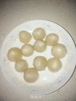 荔枝气泡水的做法步骤：2