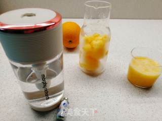 清凉一夏～雪顶橙汁气泡水，简单好喝的做法步骤：4