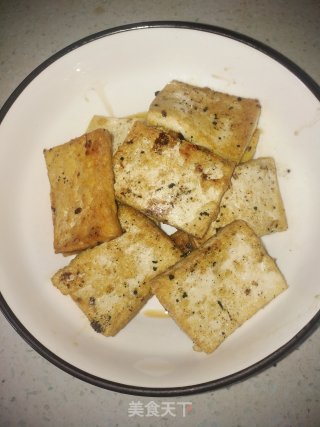 香煎豆腐烧手撒包菜的做法步骤：4