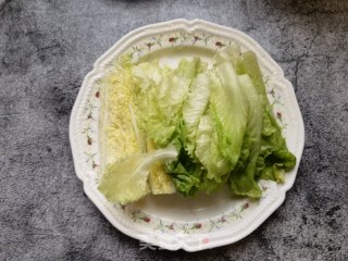 酸辣汤米粉的做法步骤：1