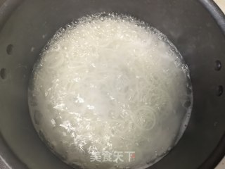 酸辣汤米粉的做法步骤：7