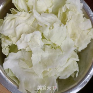 腊猪舌炒包菜的做法步骤：3