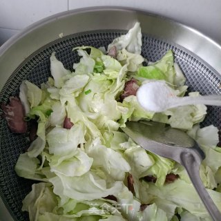腊猪舌炒包菜的做法步骤：5