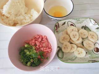 香蕉炒饭的做法步骤：2