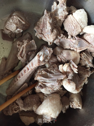 红酒焖鸭的做法步骤：3