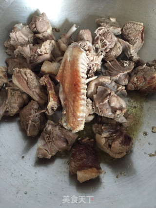 红酒焖鸭的做法步骤：5