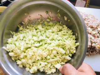 大肉西葫芦水饺的做法步骤：5