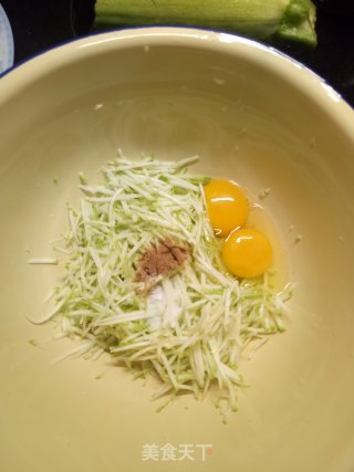 西葫芦软饼的做法步骤：2