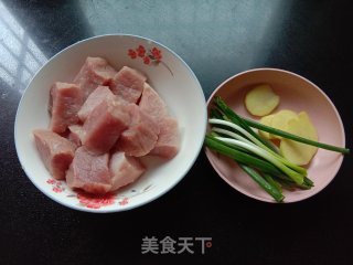 猪肉松的做法步骤：1