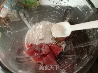 猪肉丸的做法步骤：5