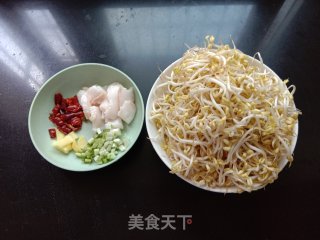 炝炒豆芽的做法步骤：1