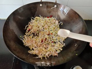 炝炒豆芽的做法步骤：5