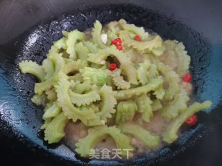 清炒苦瓜的做法步骤：6