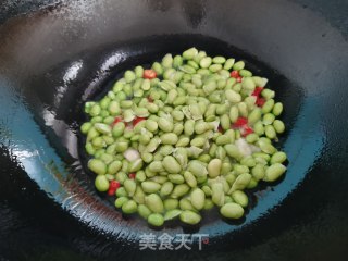 毛豆米炒牛筋的做法步骤：3