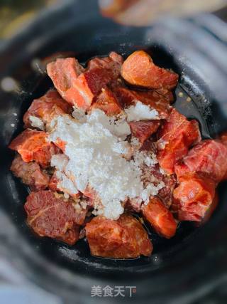 黑椒土豆牛肉饭的做法步骤：1