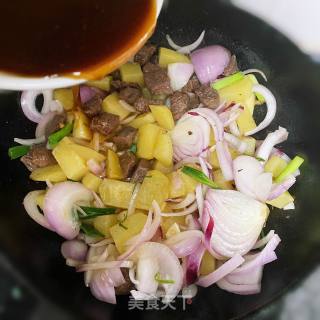 黑椒土豆牛肉饭的做法步骤：5