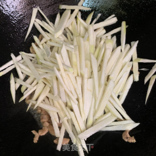 茭白炒里脊肉的做法步骤：6