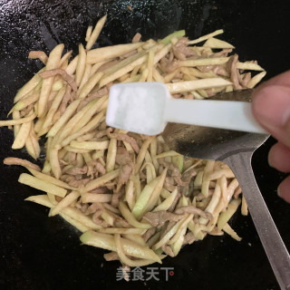 茭白炒里脊肉的做法步骤：7