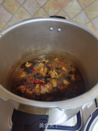 酱烧牛腩的做法步骤：11