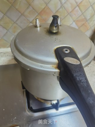 酱烧牛腩的做法步骤：12