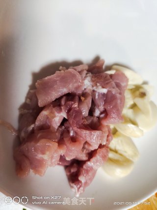 肉片炒豆角的做法步骤：1
