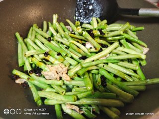 肉片炒豆角的做法步骤：5