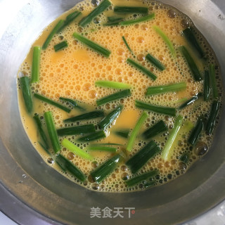 洋葱炒鸡蛋的做法步骤：3