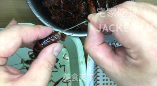 简易版麻辣小龙虾，好吃又简单，麻辣鲜香。的做法步骤：2