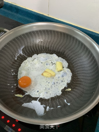 咸蛋冬瓜汤的做法步骤：4