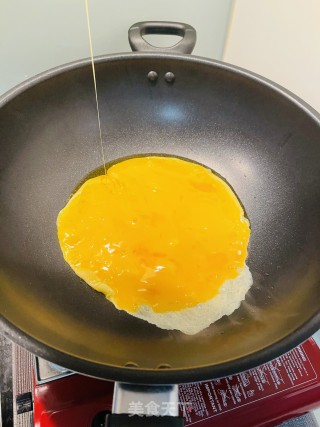 丝瓜煎蛋汤的做法步骤：2