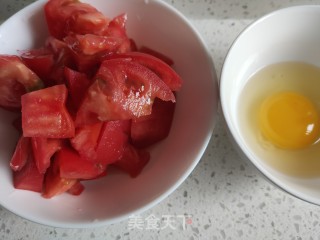 荞麦西红柿鸡蛋面的做法步骤：2