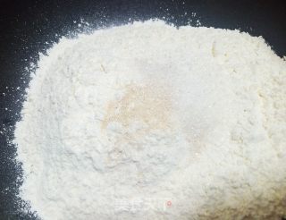 花朵馒头的做法步骤：1