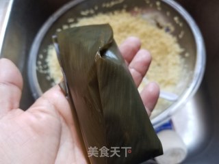 豆沙碱水粽的做法步骤：16