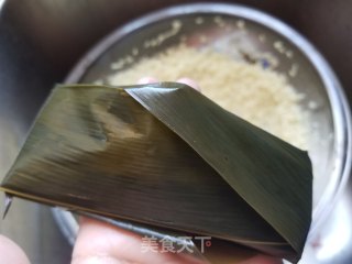 豆沙碱水粽的做法步骤：17