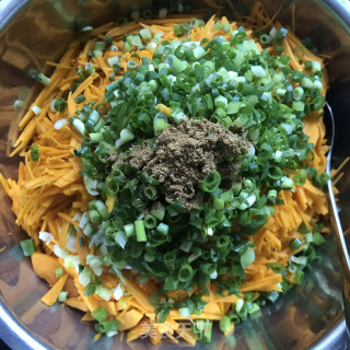小葱南瓜包的做法步骤：4