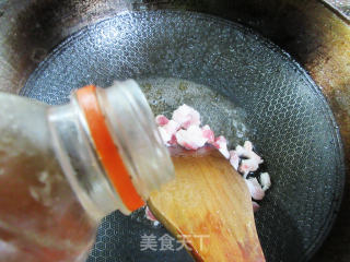 五花肉炒西瓜皮的做法步骤：4