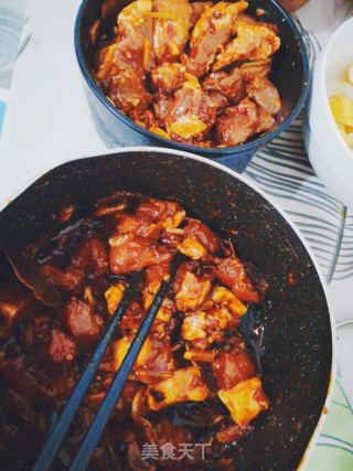 蛋黄板栗鲜肉粽的做法步骤：2
