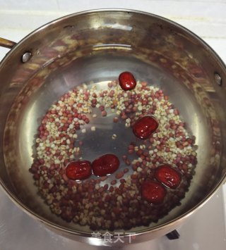 红豆薏米乌梅粥的做法步骤：3