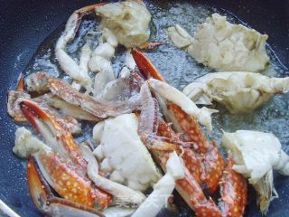 蟹煲鸡的做法步骤：3