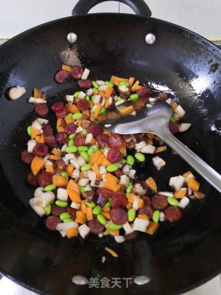 毛豆煲仔饭的做法步骤：4