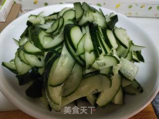 肉片炒黄瓜的做法步骤：2