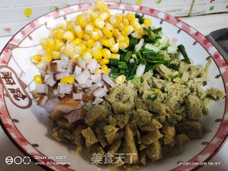 玉米培根馒头碎炒饭的做法步骤：1