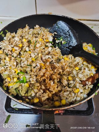 玉米培根馒头碎炒饭的做法步骤：5