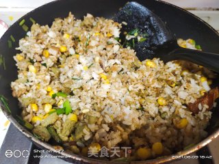 玉米培根馒头碎炒饭的做法步骤：7