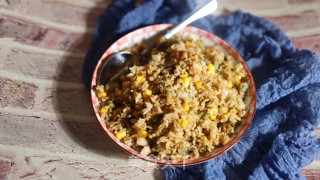 玉米培根馒头碎炒饭的做法步骤：8